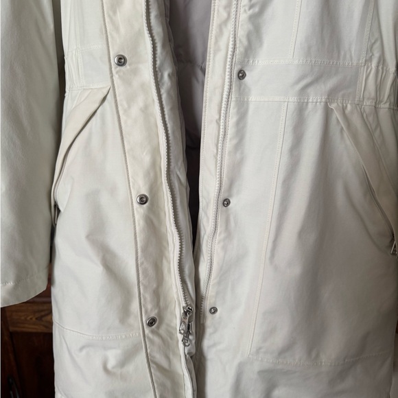 The North Face Women's White Ski Jacket - Picture 7 of 11